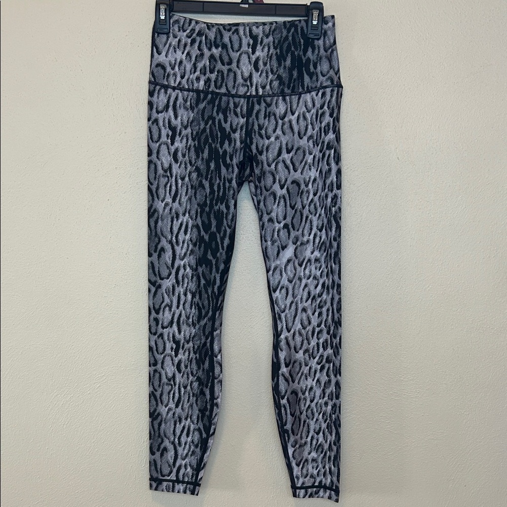 PLAYGROUND Gray Black Leopard Print Leggings Size S